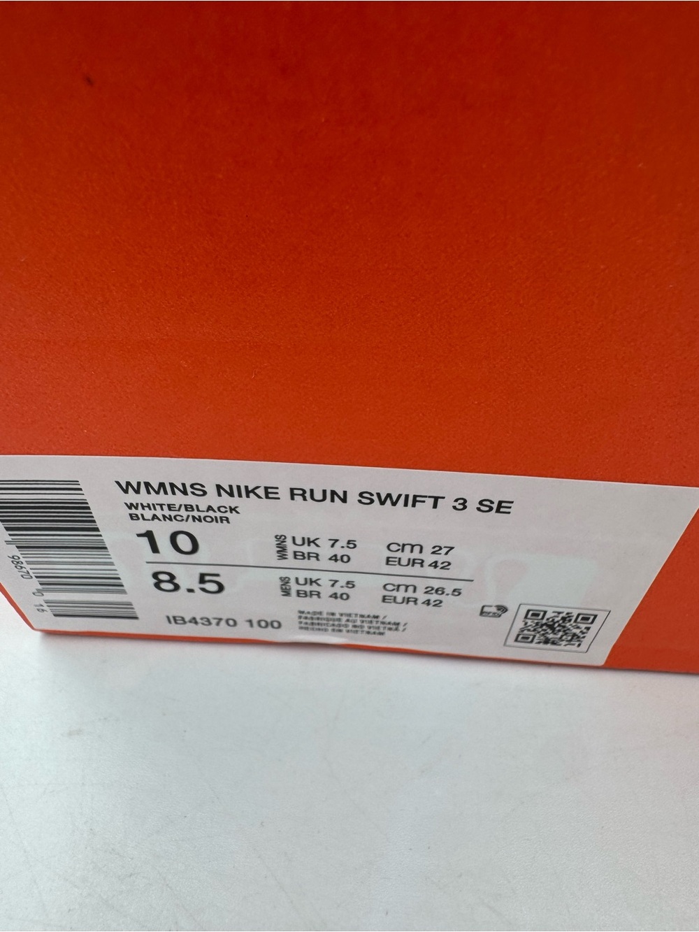 Nike Run Swift 3 SE White Black BRAND NEW Size 10 Women - Picture 8 of 8